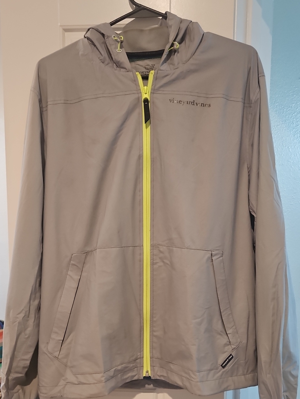 Vineyard Vines Light Gray Windbreaker with Yellow Zipper